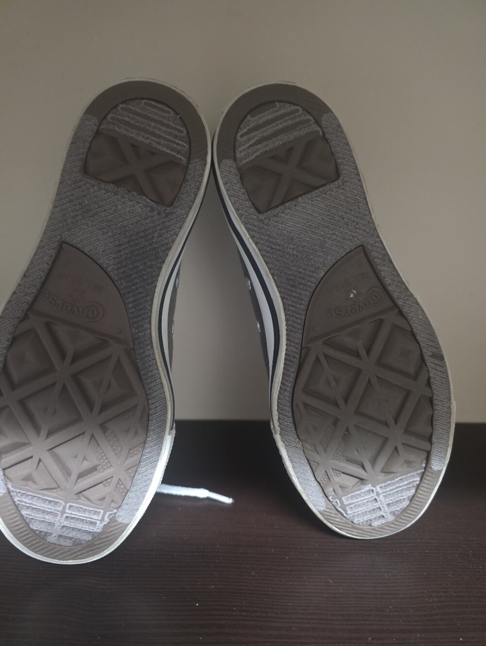 Converse - Picture 4 of 4